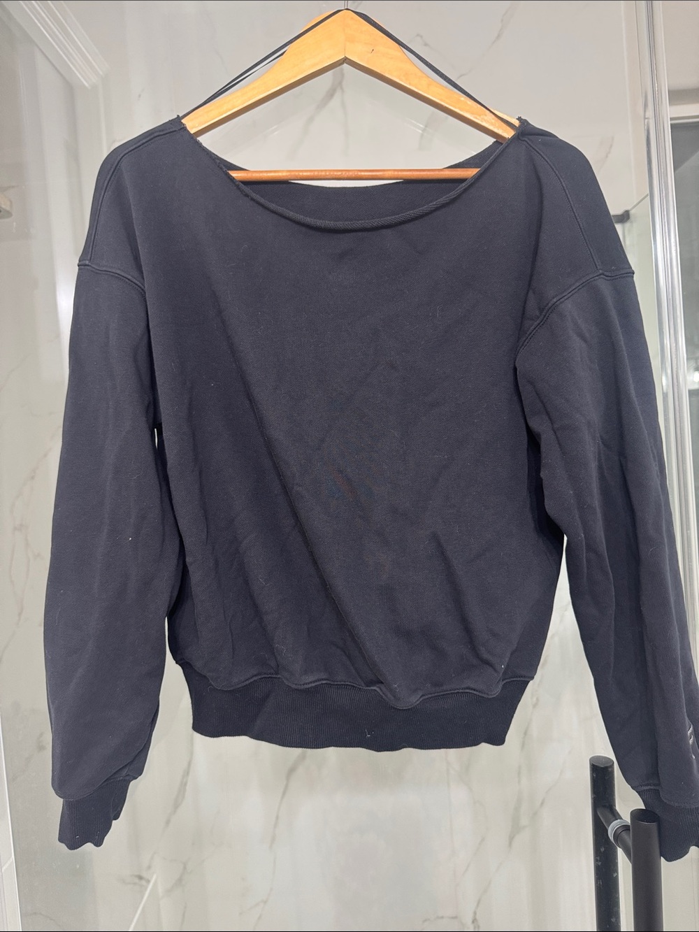 Fabletics off shoulder Black Women’s sweatshirt